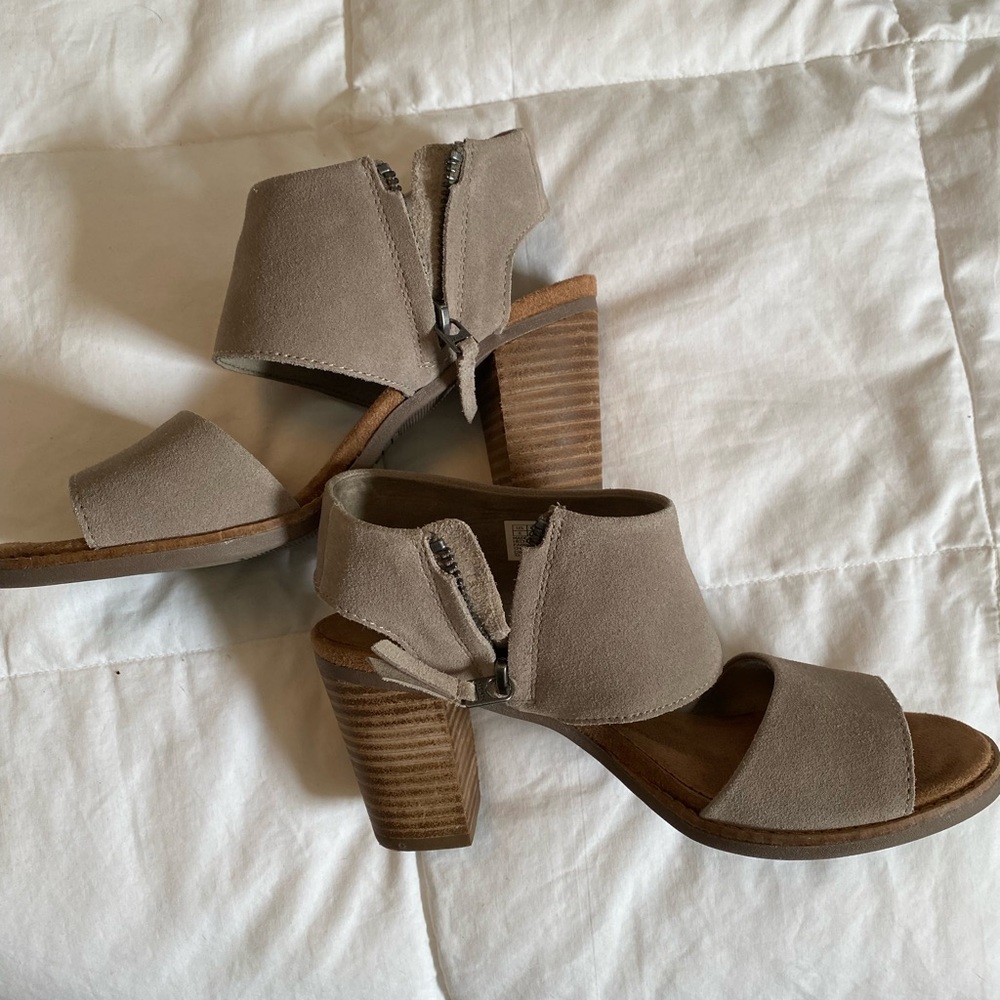 Tom Majorca peep toe heels